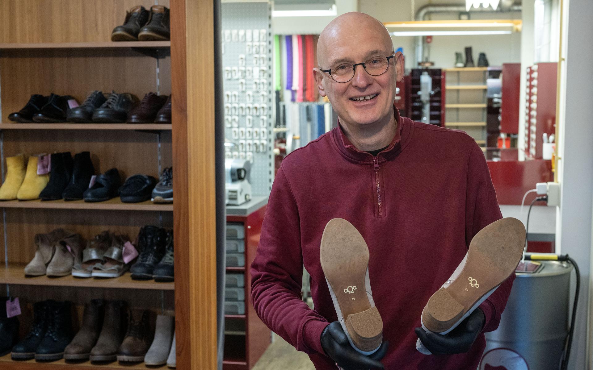 Schoenmaker Willem uit Emmen verhuist naar India. In het land waar zijn vrouw overleed vond hij tot zijn grote verrassing een nieuwe liefde Dagblad van het Noorden